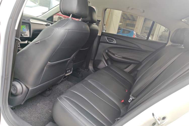 Used Roewe i5 2019 1.5L Manual 4G Connect Leehao Flagship Edition Left Rear Seat