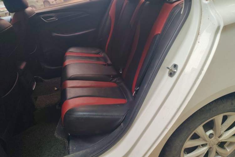 Used Roewe i5 2019 1.5L Automatic 4G Connected Linghao Edition Left Rear Seat