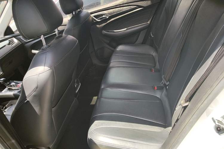 Used Roewe i5 2019 1.5L Automatic 4G Connected Linghao Flagship Edition Left Rear Seat