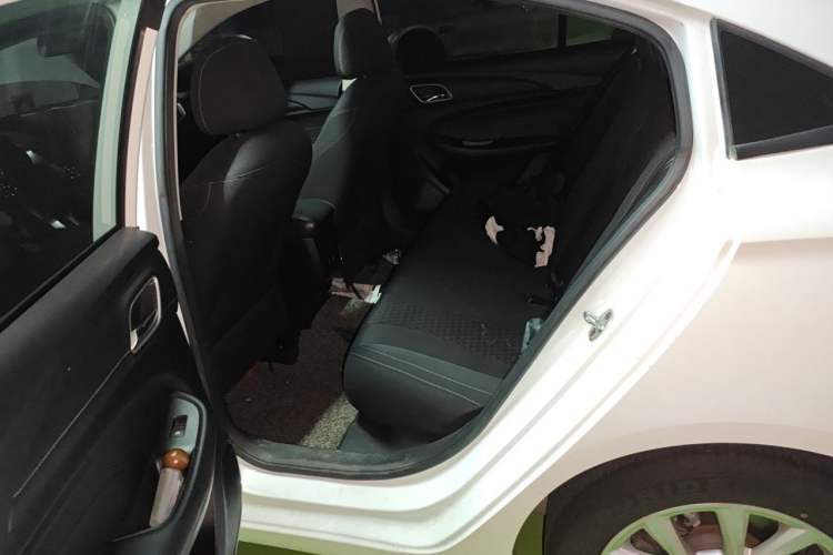 Used Roewe i5 2019 1.5L Automatic 4G Connected Langyue Edition Left Rear Seat