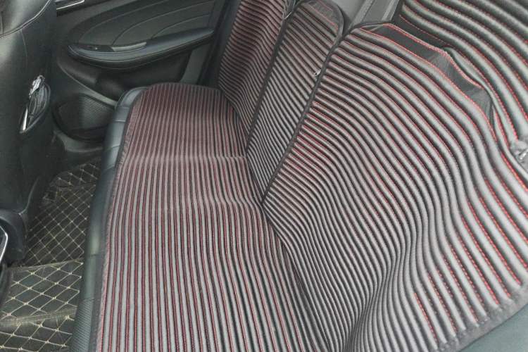 Used Roewe i5 2019 1.5L Automatic 4G Connected Linghao Flagship Edition Left Rear Seat