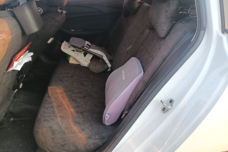 Used Roewe i5 2019 1.5L Automatic 4G Connected Langyue Edition Left Rear Seat