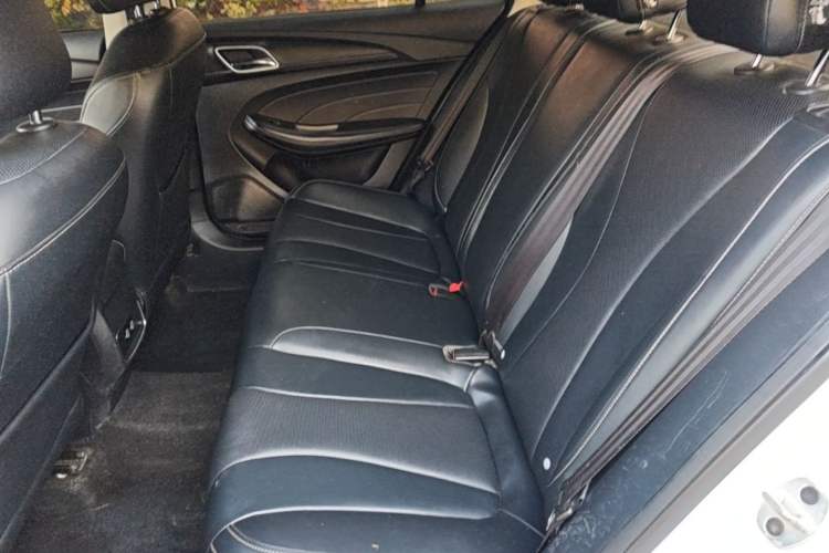 Used Roewe i5 2019 1.5L Manual 4G Connectable Langhao Edition Left Rear Seat