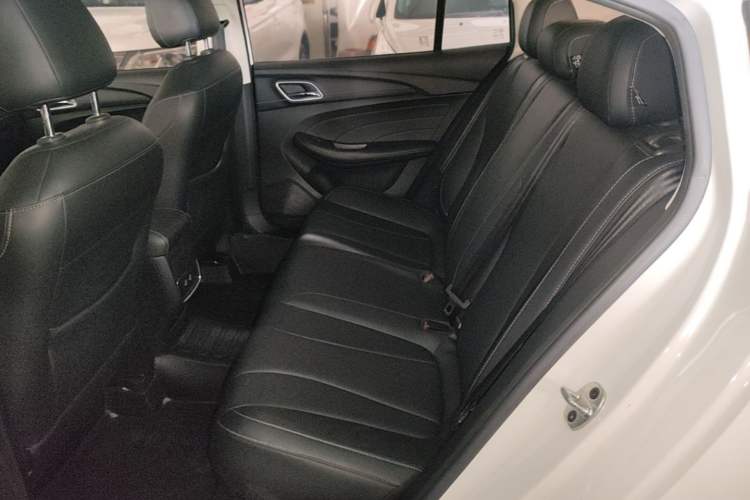 Used Roewe i5 2019 1.5L Automatic 4G Connected Langhao Edition Left Rear Seat