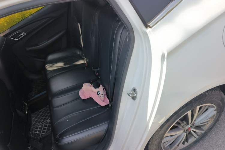 Used Roewe i5 2019 1.5L Automatic 4G Connected Linghao Flagship Edition Left Rear Seat