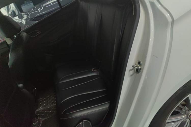 Used Roewe i5 2019 1.5L Automatic 4G Connected Langhao Edition Left Rear Seat