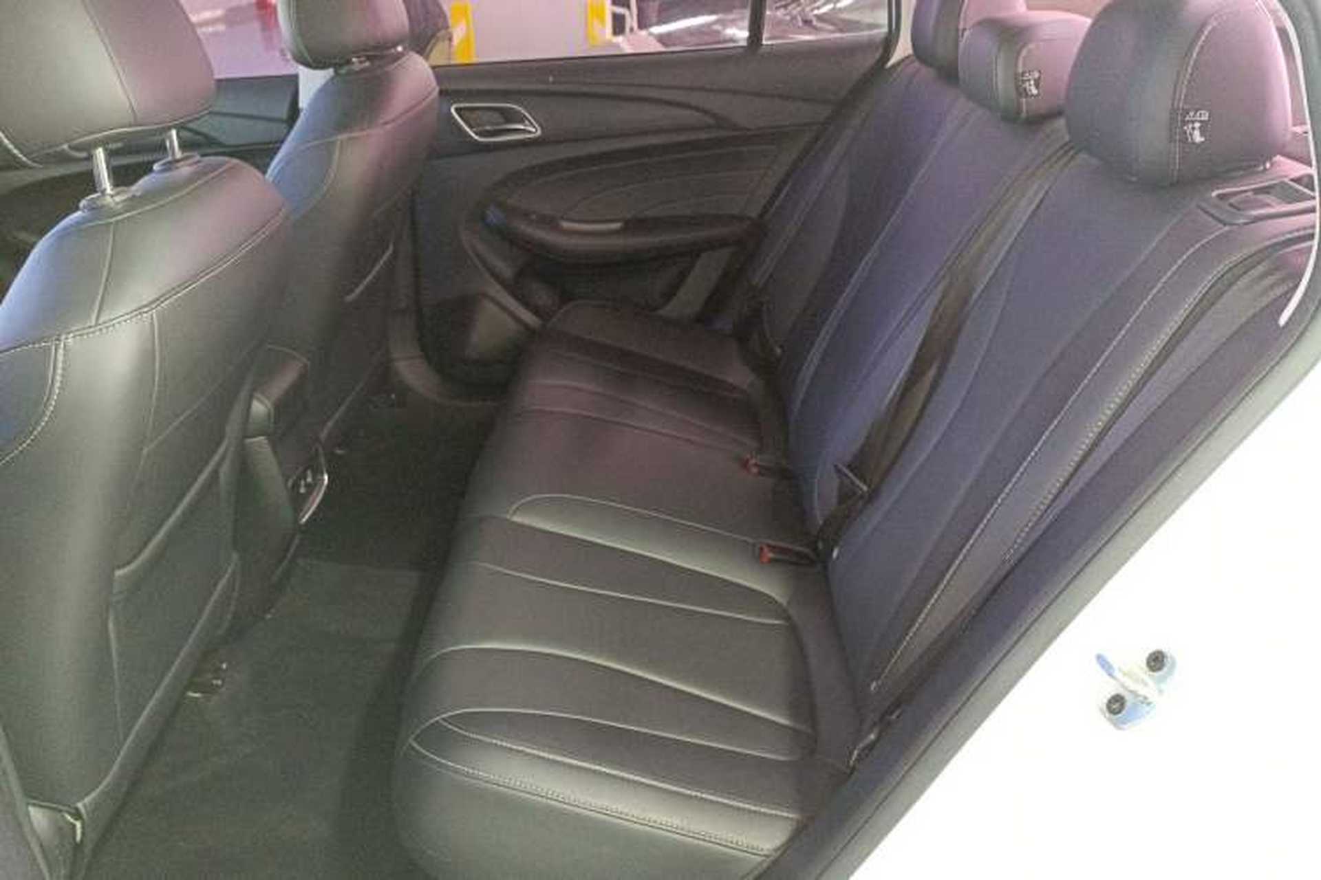 Used Roewe i5 2019 1.5L Automatic 4G Connected Linghao Flagship Edition Left Rear Seat