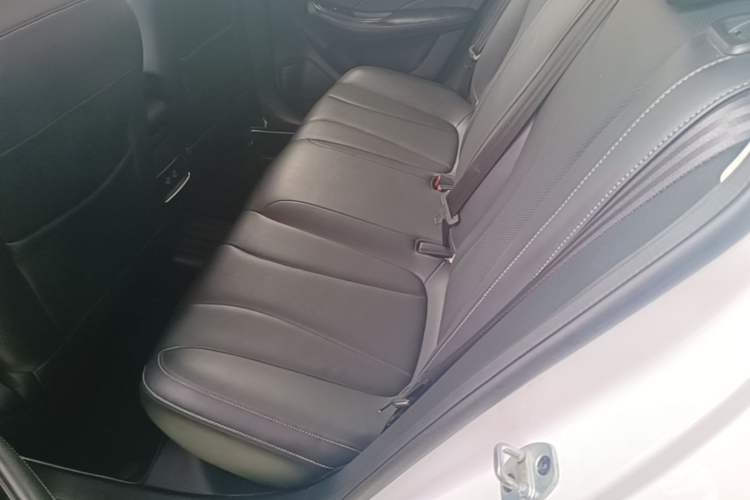 Used Roewe i5 2019 20T Automatic 4G Connected Supercharged Flagship Edition Left Rear Seat