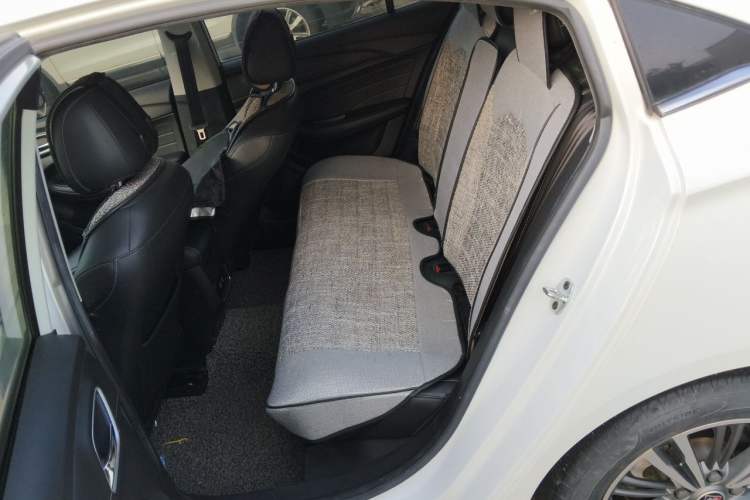 Used Roewe i5 2019 1.5L Manual 4G Connect Leehao Flagship Edition Left Rear Seat