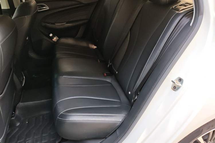 Used Roewe i5 2019 1.5L Manual 4G Connect Leehao Flagship Edition Left Rear Seat