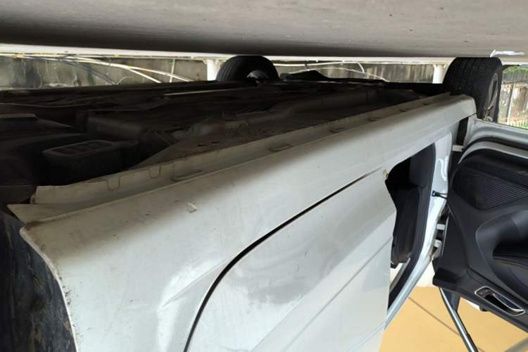 Used Roewe i5 2019 1.5L Automatic 4G Connected Langhao Edition Left Side Sill