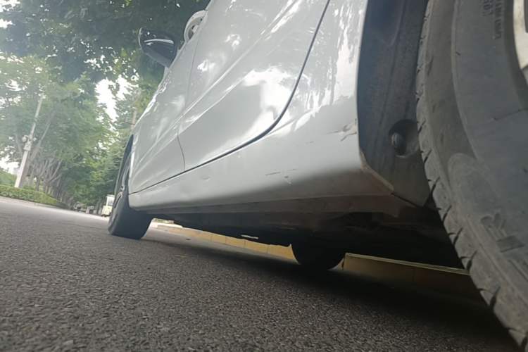 Used Roewe i5 2019 1.5L Automatic 4G Connected Langhao Edition Left Side Sill