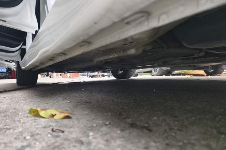 Used Roewe i5 2019 1.5L Automatic 4G Connected Linghao Flagship Edition Left Side Sill