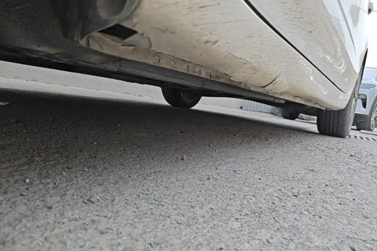 Used Roewe i5 2019 20T Automatic 4G Connect Luxury Flagship Edition Left Side Sill