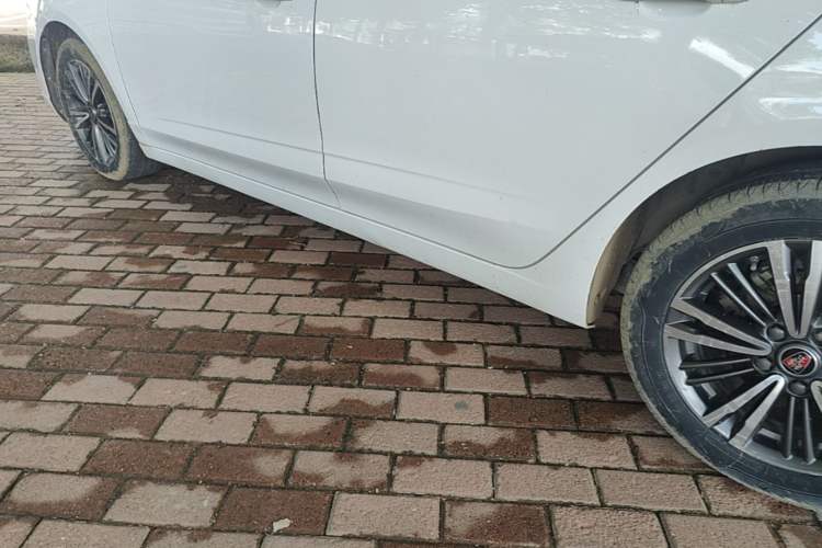 Used Roewe i5 2019 1.5L Automatic 4G Connected Langhao Edition Left Side Sill