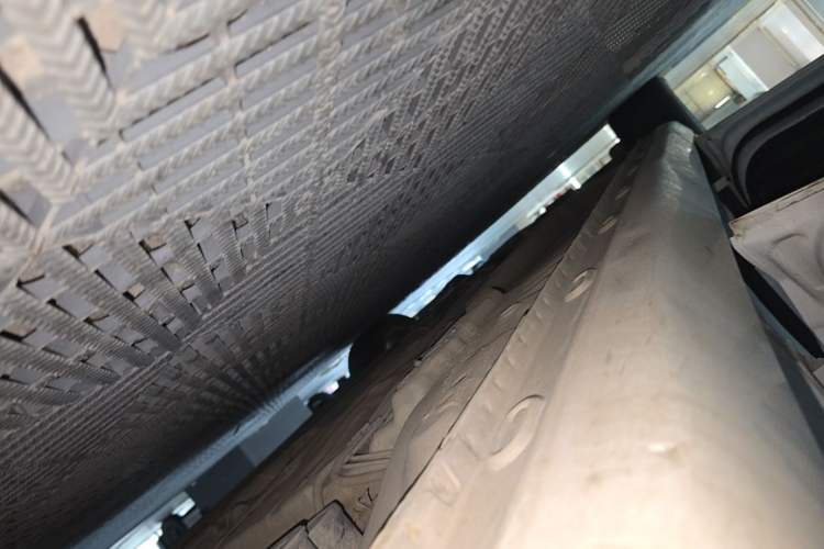 Used Roewe i5 2019 1.5L Automatic 4G Connected Langyue Edition Left Side Sill