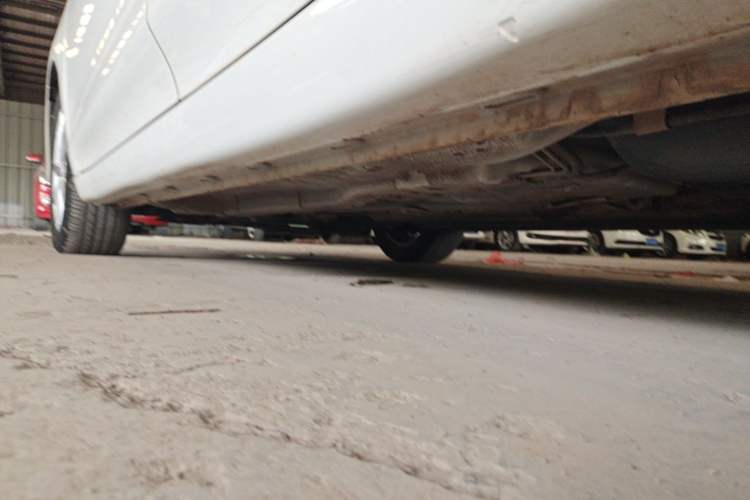 Used Roewe i5 2019 1.5L Manual 4G Connect Luxury Edition Left Side Sill