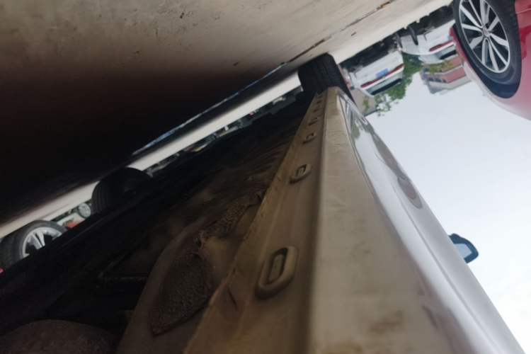 Used Roewe i5 2019 1.5L Automatic 4G Connected Linghao Flagship Edition Left Side Sill