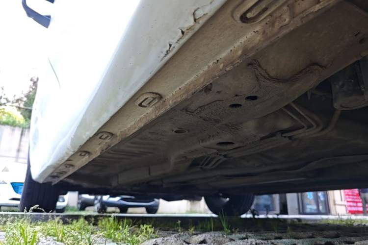 Used Roewe i5 2019 1.5L Automatic 4G Connected Langhao Edition Left Side Sill