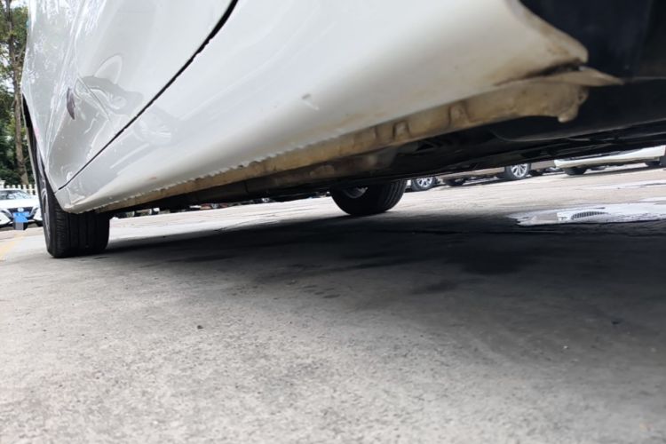 Used Roewe i5 2019 1.5L Manual 4G Connect Leehao Flagship Edition Left Side Sill
