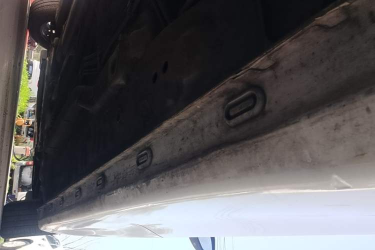 Used Roewe i5 2019 1.5L Manual 4G Connect Leehao Flagship Edition Left Side Sill
