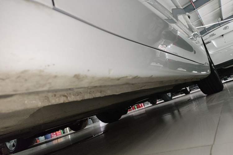 Used Roewe i5 2019 1.5L Automatic 4G Connected Langhao Edition Left Side Sill