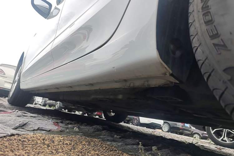 Used Roewe i5 2019 1.5L Automatic 4G Connected Langyue Edition Left Side Sill