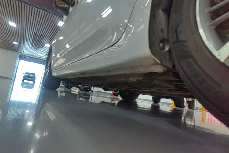 Used Roewe i5 2019 1.5L Automatic 4G Connected Langhao Edition Left Side Sill