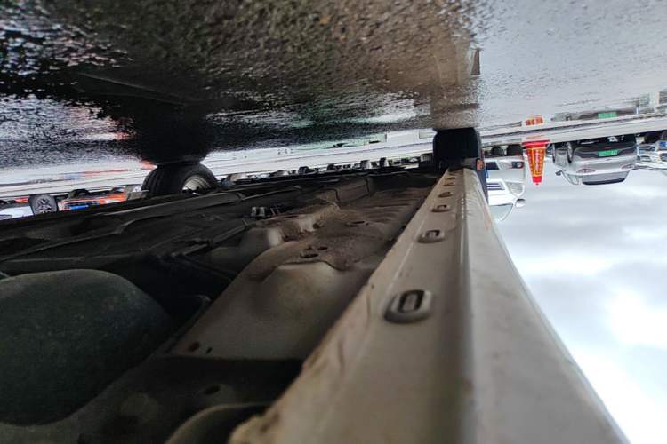 Used Roewe i5 2019 1.5L Automatic 4G Connected Linghao Edition Left Side Sill