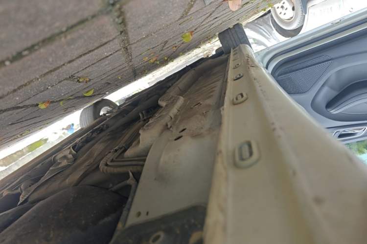 Used Roewe i5 2019 1.5L Automatic 4G Connected Linghao Flagship Edition Left Side Sill
