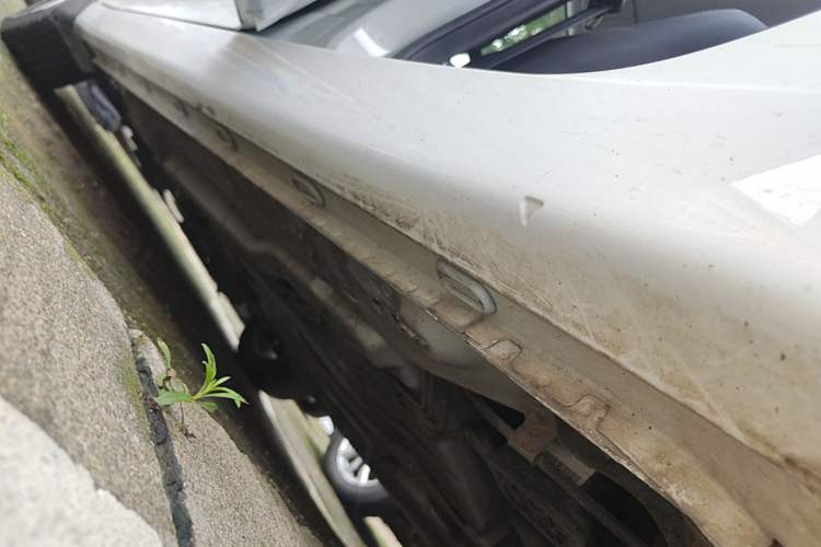 Used Roewe i5 2019 1.5L Manual 4G Connected Langyue Edition Left Side Sill