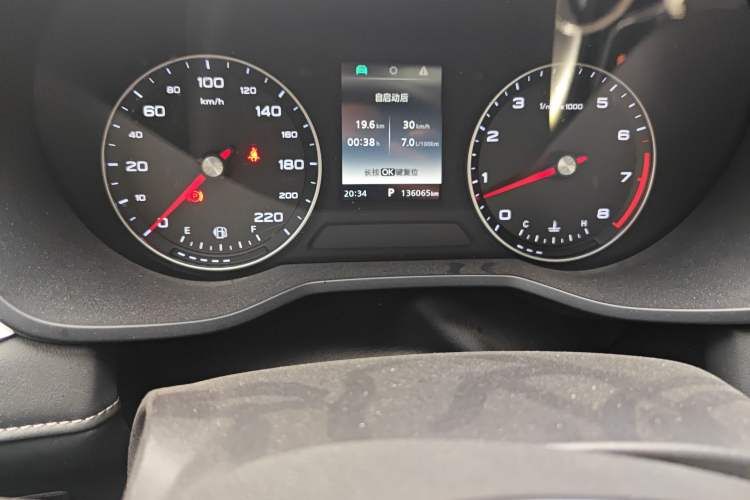 Used Roewe i5 2019 1.5L Automatic 4G Connected Langhao Edition Odometer Close Up