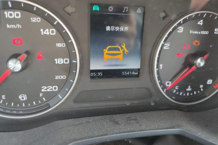 Used Roewe i5 2019 1.5L Manual 4G Connected Langyue Edition Odometer Close Up