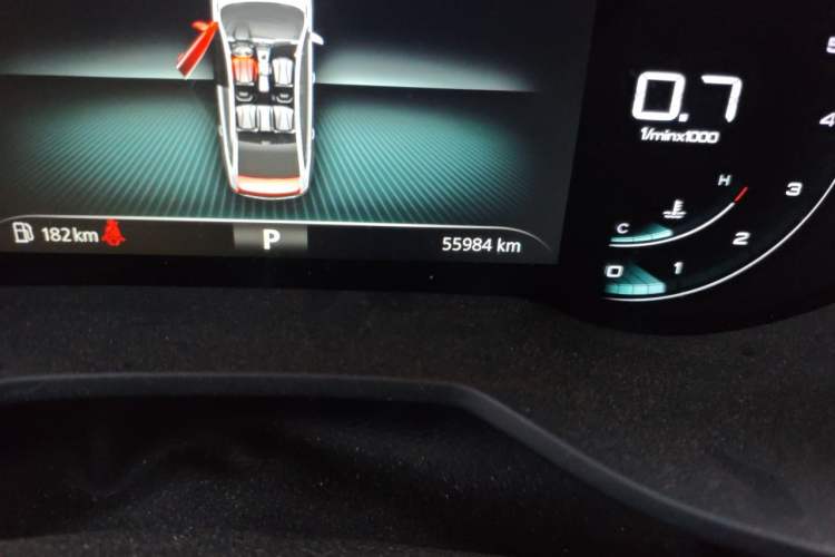 Used Roewe i5 2019 20T Automatic 4G Connected Supercharged Flagship Edition Odometer Close Up