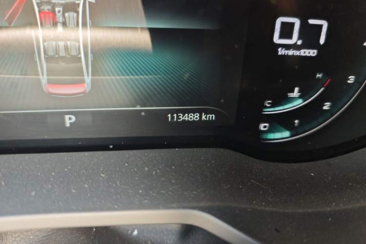 Used Roewe i5 2019 20T Automatic 4G Connected Supercharged Flagship Edition Odometer Close Up