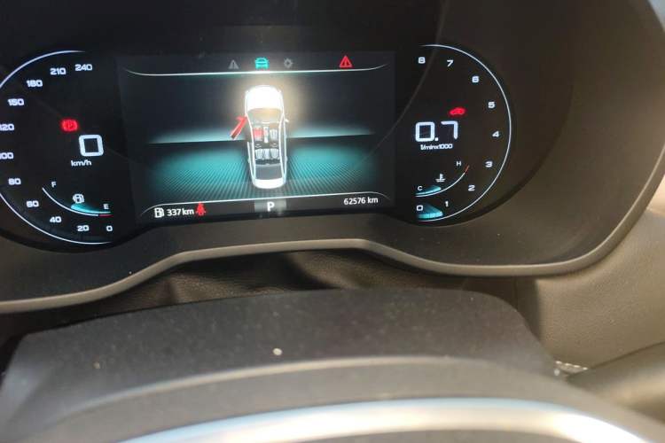 Used Roewe i5 2019 20T Automatic 4G Connected Supercharged Flagship Edition Odometer Close Up