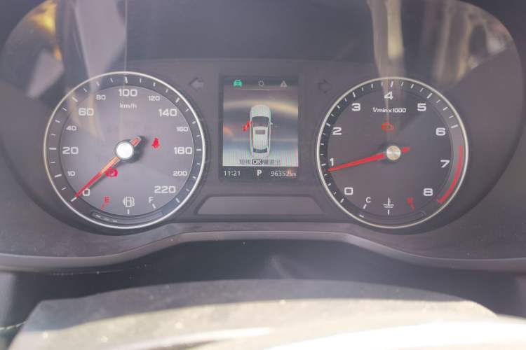 Used Roewe i5 2019 1.5L Automatic 4G Connected Linghao Edition Odometer Close Up