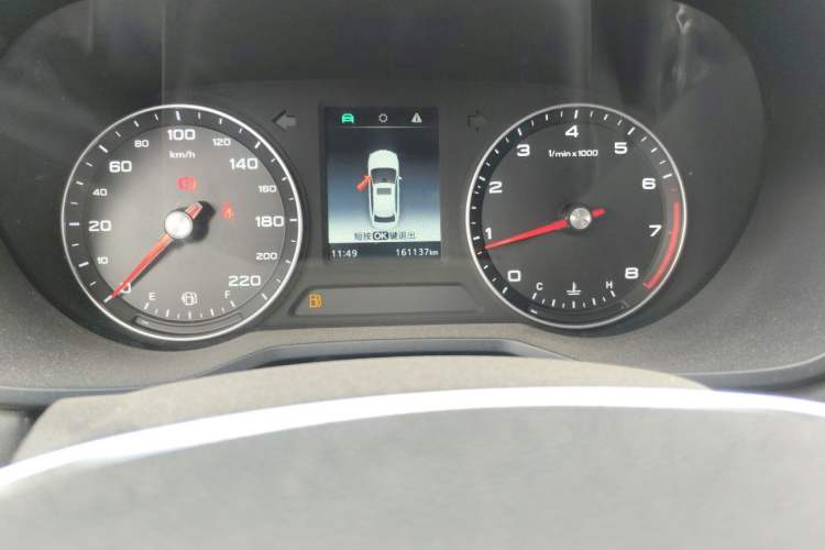 Used Roewe i5 2019 1.5L Manual 4G Connected Langyue Edition Odometer Close Up
