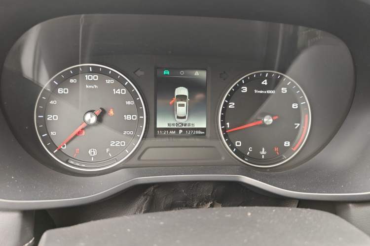Used Roewe i5 2019 1.5L Automatic 4G Connected Langhao Edition Odometer Close Up