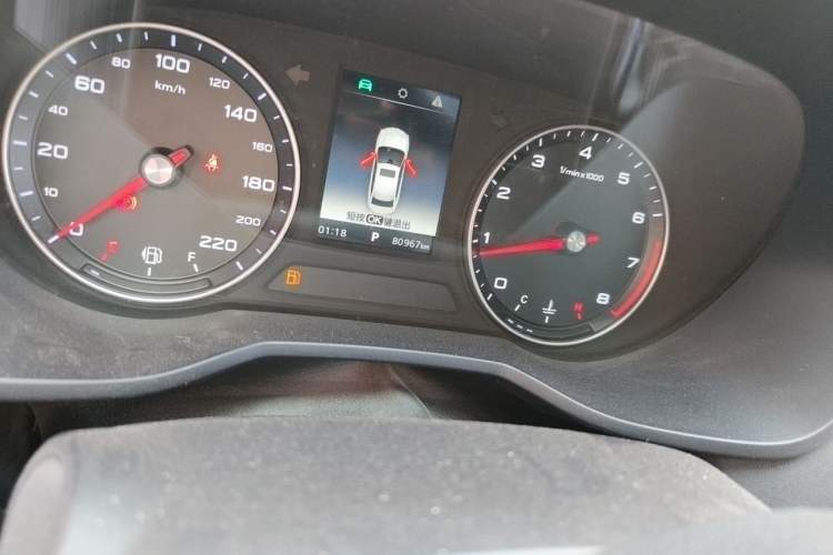 Used Roewe i5 2019 1.5L Automatic 4G Connected Langyue Edition Odometer Close Up