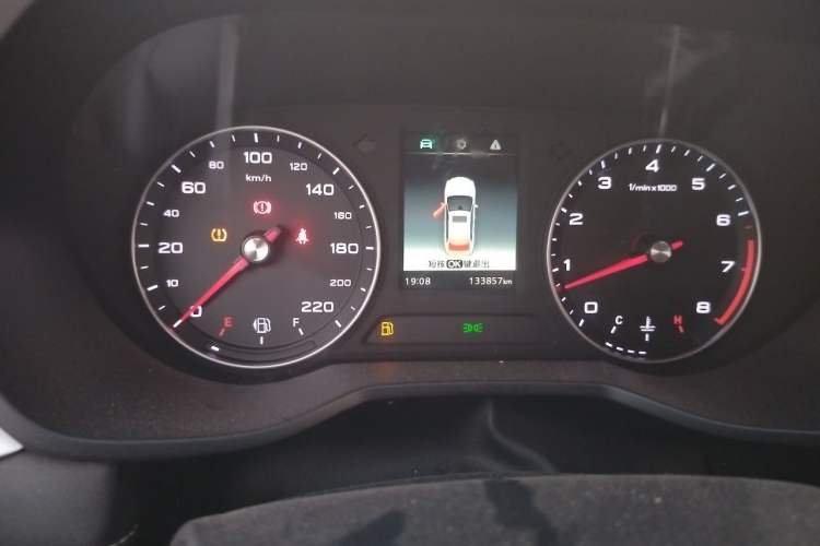 Used Roewe i5 2019 1.5L Manual 4G Connectable Langhao Edition Odometer Close Up