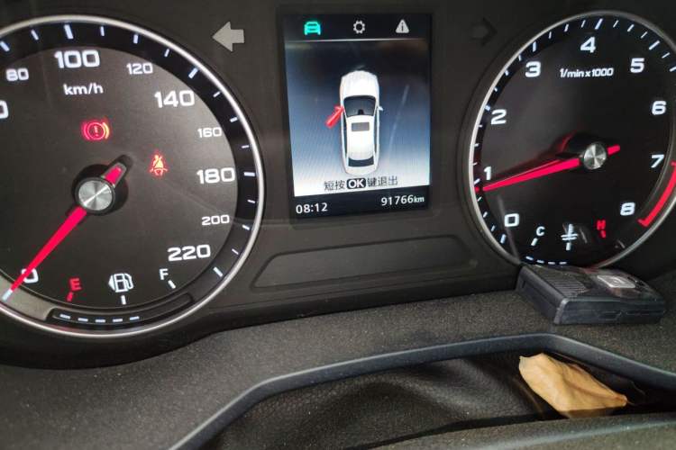 Used Roewe i5 2019 1.5L Manual 4G Connect Leehao Flagship Edition Odometer Close Up