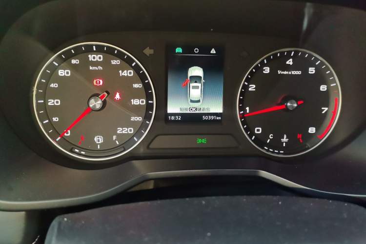 Used Roewe i5 2019 1.5L Manual 4G Connected Langyue Edition Odometer Close Up