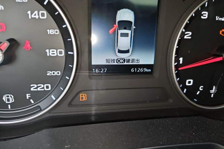 Used Roewe i5 2019 1.5L Manual 4G Connect Leehao Flagship Edition Odometer Close Up