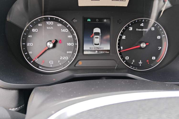 Used Roewe i5 2019 1.5L Automatic 4G Connected Langyue Edition Odometer Close Up