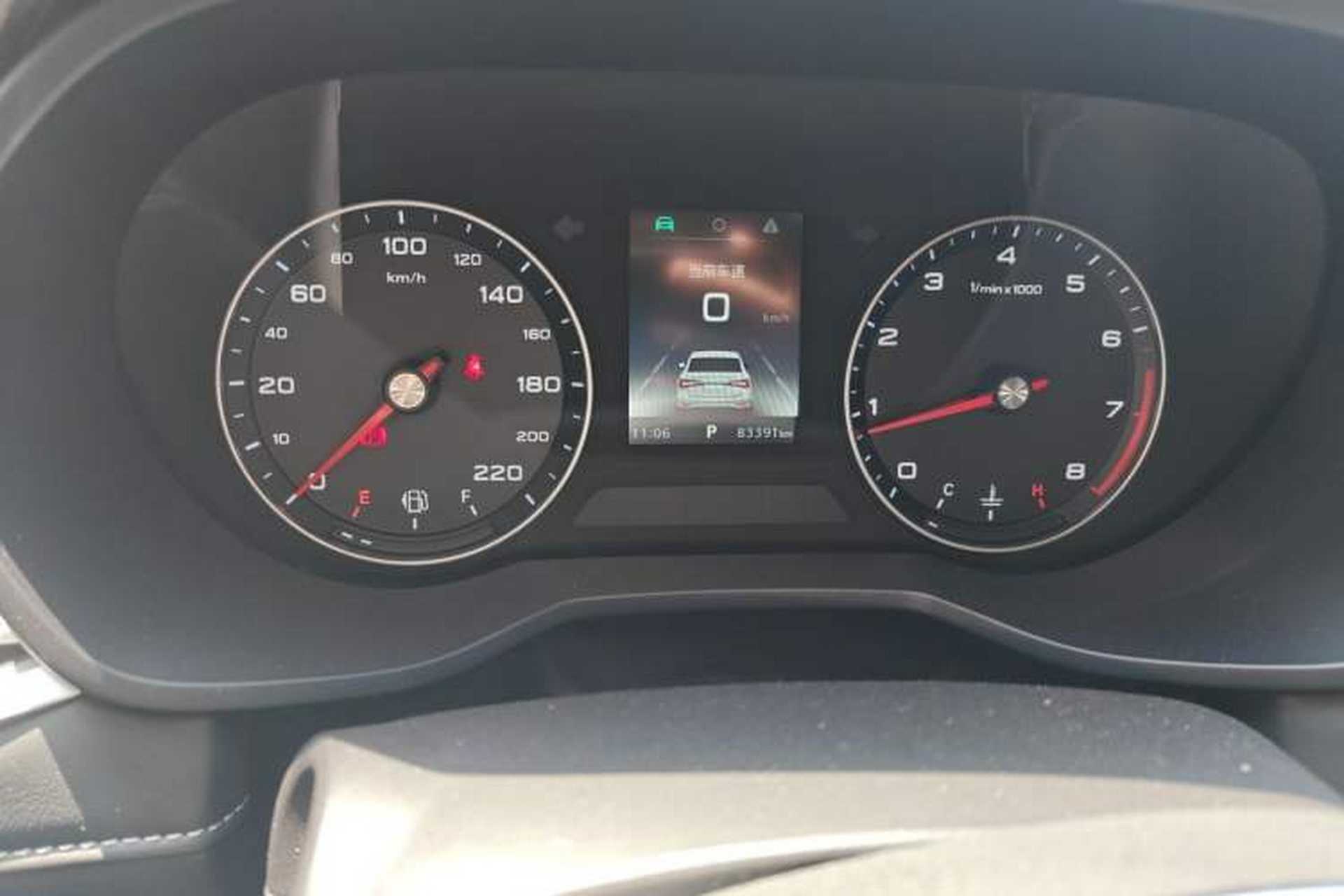 Used Roewe i5 2019 1.5L Automatic 4G Connected Langhao Edition Odometer Close Up