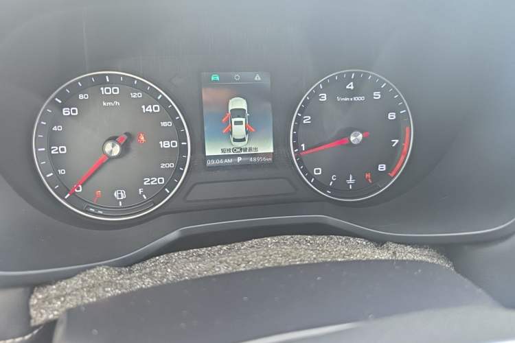 Used Roewe i5 2019 1.5L Automatic 4G Connected Langhao Edition Odometer Close Up