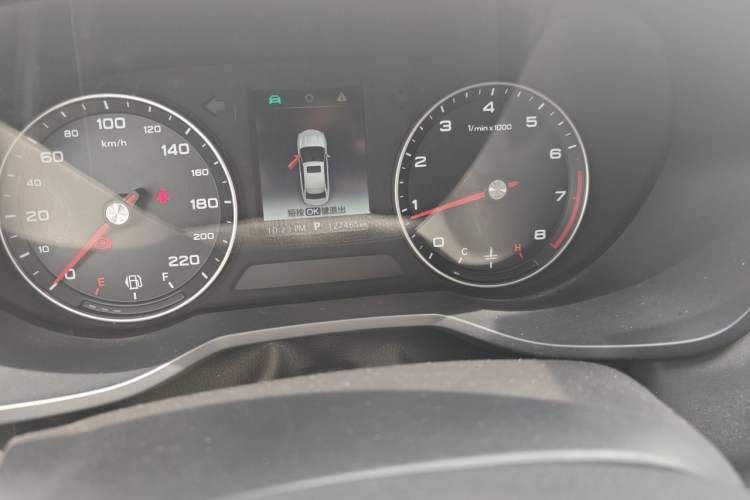 Used Roewe i5 2019 1.5L Automatic 4G Connected Langyue Edition Odometer Close Up