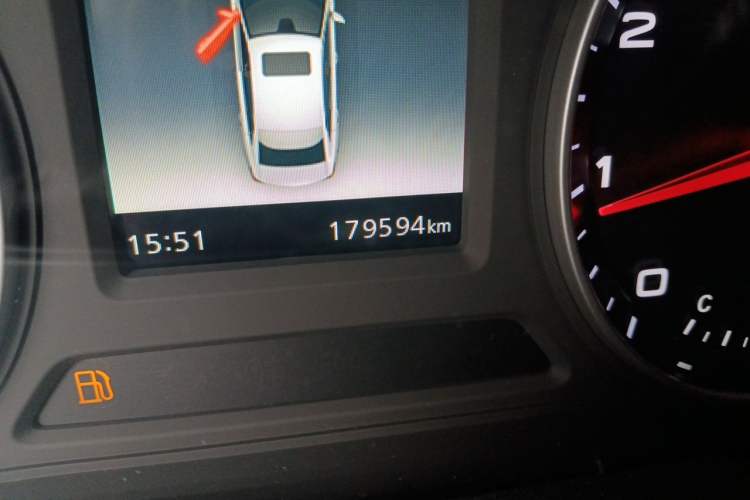 Used Roewe i5 2019 1.5L Manual 4G Connectable Langhao Edition Odometer Close Up