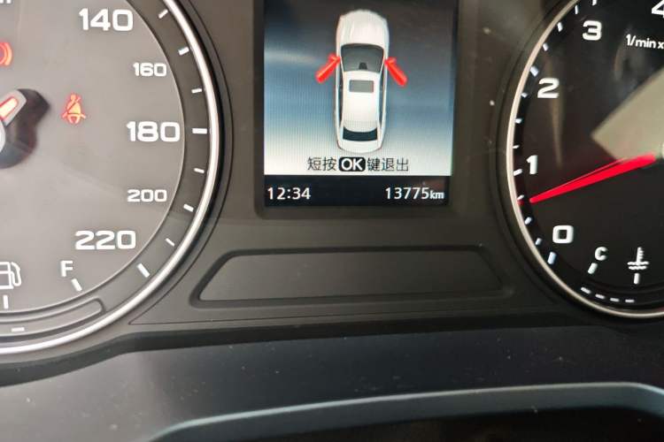 Used Roewe i5 2019 1.5L Manual 4G Connect Leehao Flagship Edition Odometer Close Up